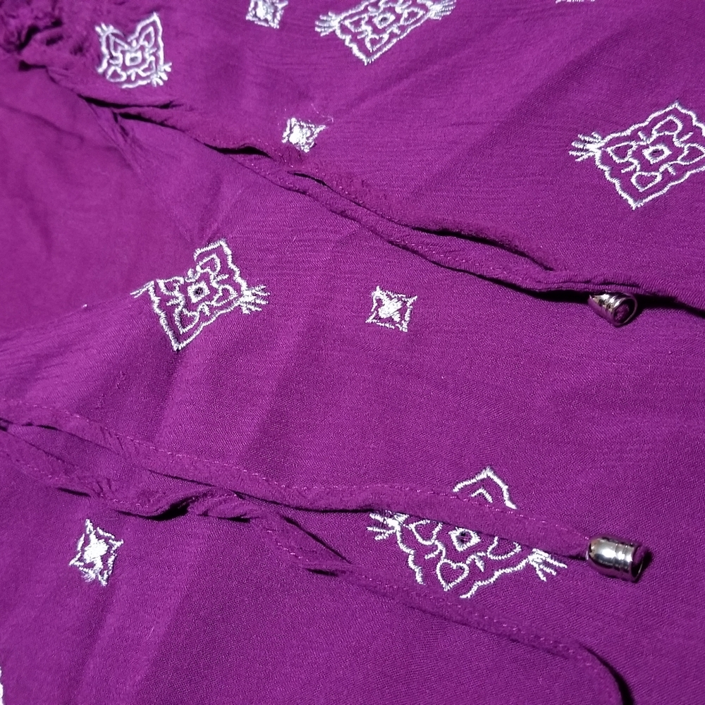 SOLD-WHBM Purple/White Embroidered Top-M - Picture 7 of 7